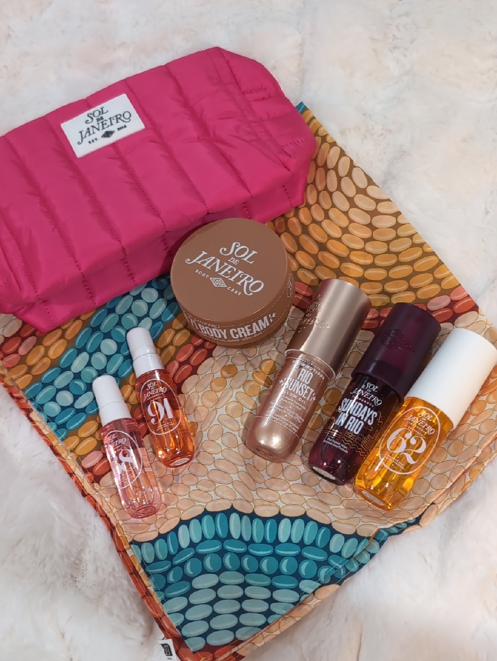 Sol de Janeiro Assortment - Pink Makeup Bag And Scarf